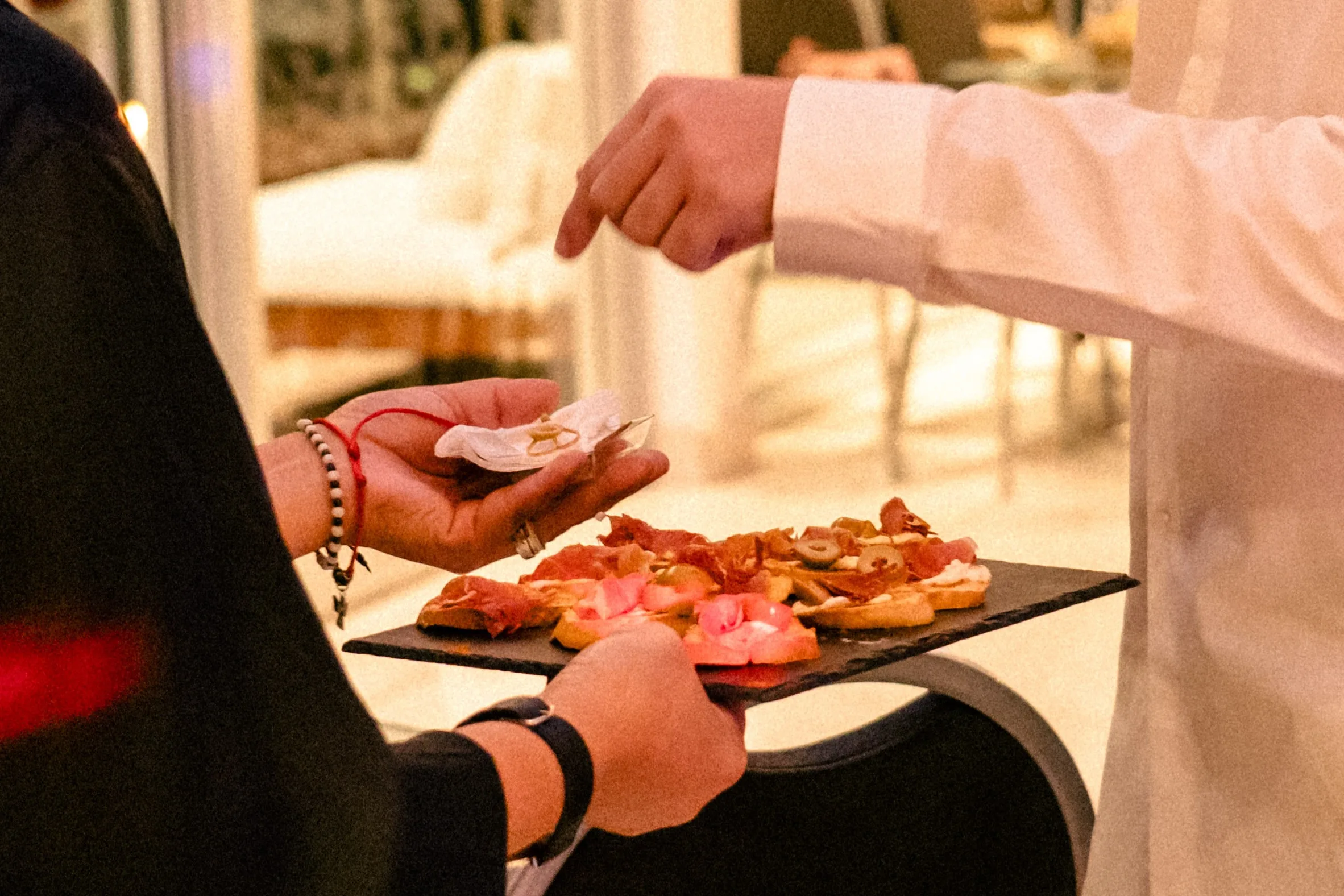Home Servicio de cóctel con bocados variados para eventos